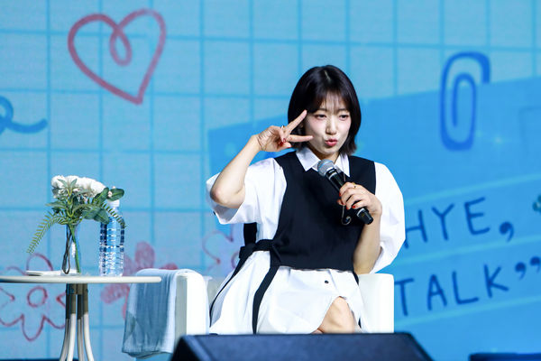 ▲▼朴信惠台灣辣跳〈like JENNIE〉平坦纖腰全露　粉絲驚呆：不敢相信她當媽了。（圖／D-SHOW提供）