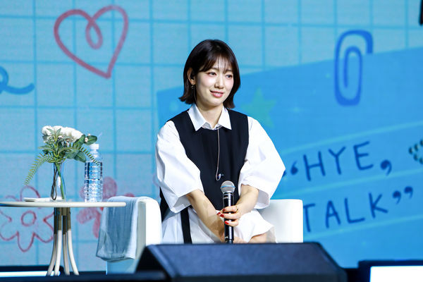 ▲▼朴信惠台灣辣跳〈like JENNIE〉平坦纖腰全露　粉絲驚呆：不敢相信她當媽了。（圖／D-SHOW提供）