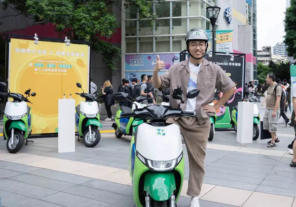 ▲▼黃大謙擔任一日店長 。（圖／品牌提供）