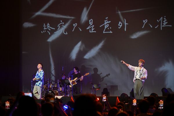 ▲▼ GX鼓鼓呂思緯、蕭秉治組限定團體，承諾不解散每年再合體。（圖／相信音樂提供）