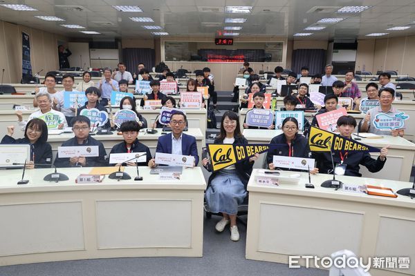 ▲柏克萊教授親授基隆學子。（圖／記者郭世賢翻攝）