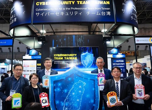 ▲▼台灣資安大聯盟（TWDDC）成員台灣資訊安全協會（TWISA）日前參與亞洲最具規模的ICT盛會「Japan IT Week 春季展」，以「CYBERSECURITY TEAM TAIWAN」主題設立台灣資安館。（圖／台灣資安大聯盟提供）