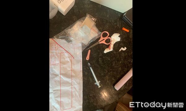 ▲▼警方在現場查獲毒品及針筒             。（圖／記者陳以昇翻攝）