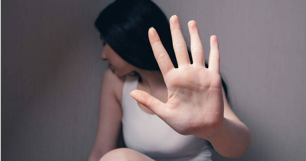 永和冰淇淋店爆性騷！女員工遭店長鹹豬手「掀衣摸胸」　負責人發聲：絕不容忍