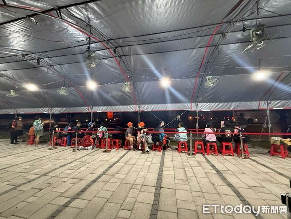 ▲白沙屯媽祖進香雲林縣府加派接駁車、開放斗南田徑場。（圖／記者游瓊華翻攝）