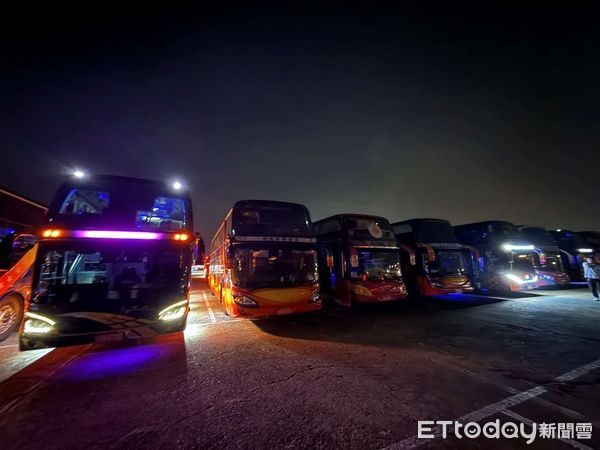 ▲白沙屯媽祖進香雲林縣府加派接駁車、開放斗南田徑場。（圖／記者游瓊華翻攝）