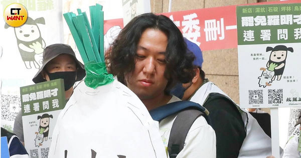 新北市第11選區罷免立委羅明才「拔羅波」領銜人吳柏瑋因團隊內部意見紛陳，黯然離開，《選罷法》規定卻讓「跳車」難如登天。（圖／劉耿豪攝）