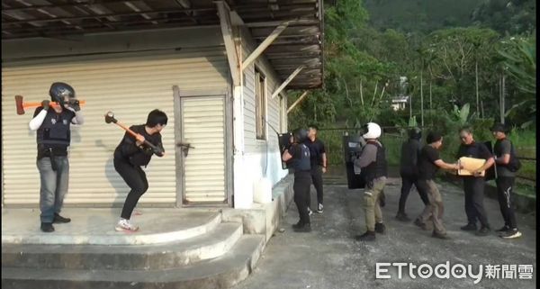 ▲▼鳳林警方攻堅共逮捕6名電纜大盜。（圖／鳯林警分局提供，下同）