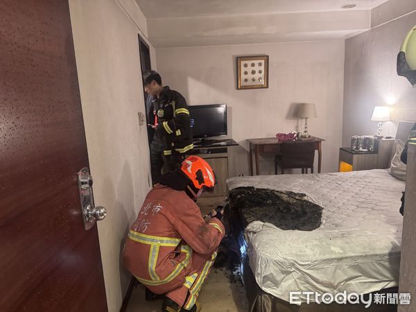 ▲▼新北2女煙蒂未熄滅引燃床單             。（圖／記者陳以昇翻攝）