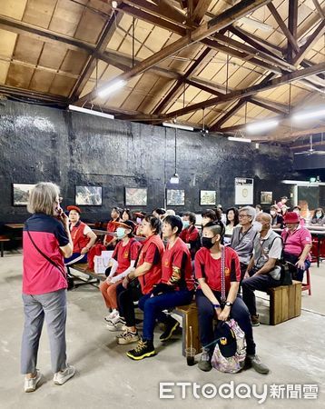 ▲台南市消防志工參訪後壁烏樹林地震體驗館，透過模擬與導覽學習防災知識。（記者林東良翻攝，下同）