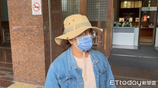 ▲邱軍酒駕撞死人，5日遭檢方起訴，邱軍媽媽現身受訪。（圖／記者郭世賢翻攝）