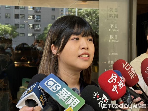 ▲碳佐麻里貴賓服務部副理郭瀞琁。（圖／記者許宥孺攝）