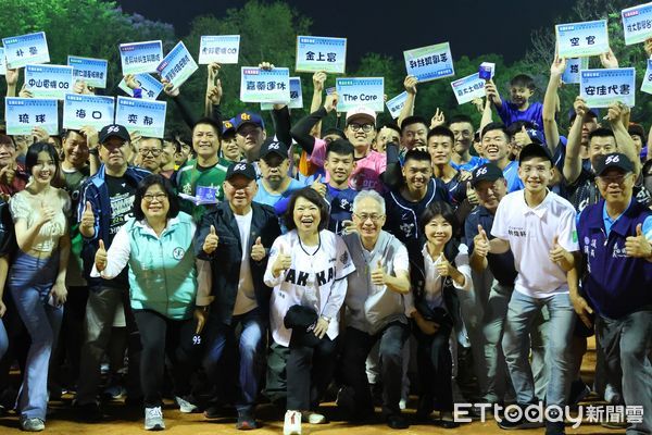 ▲▼   挑戰體力與毅力！56小時不打烊慢速壘球對抗賽展現永不放棄精神   。（圖／嘉義市政府提供）