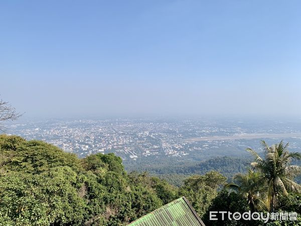 ▲清邁位於素帖山上的「雙龍寺」。（圖／記者彭懷玉攝）