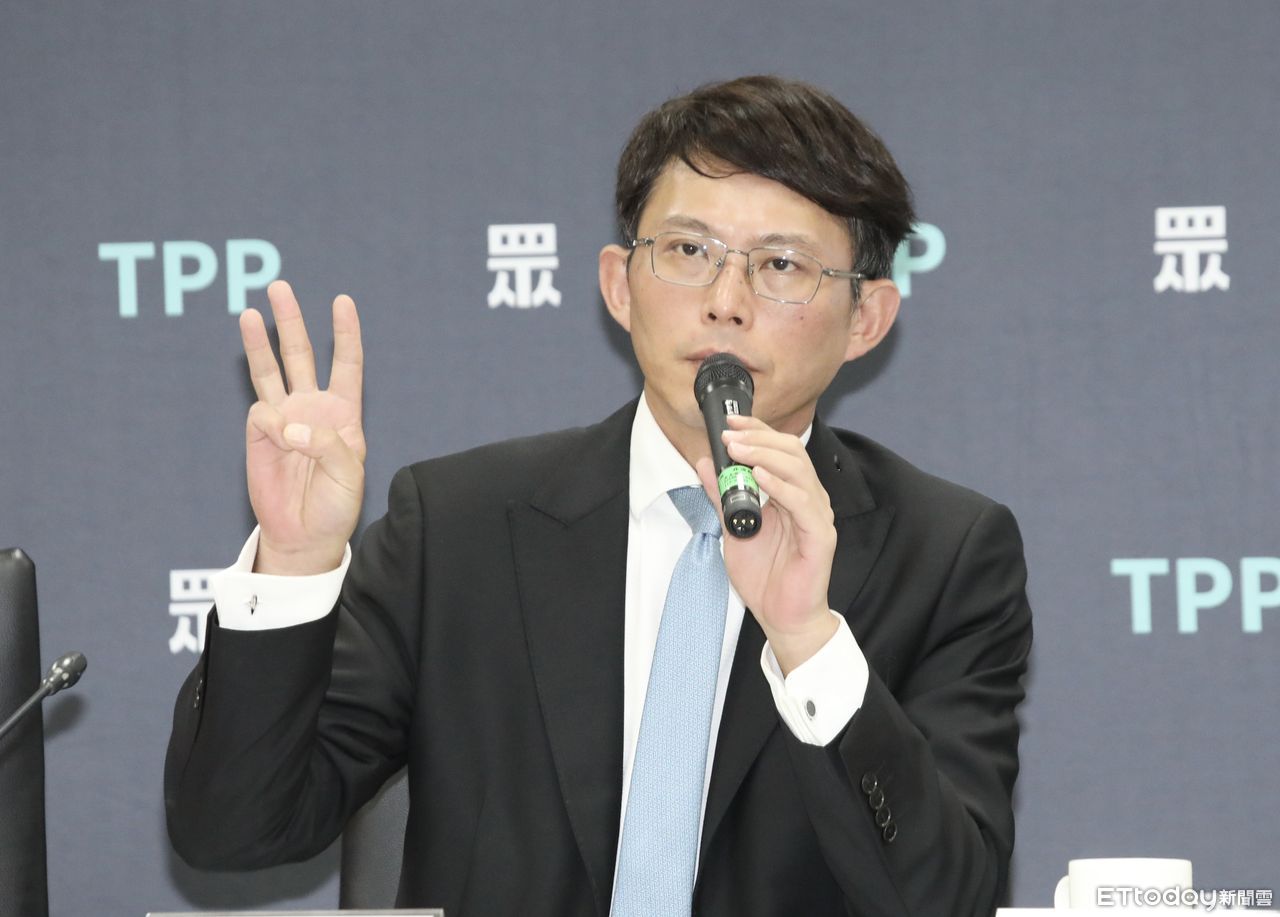央行否認美方施壓新台幣升值　黃國昌：把台灣人民當笨蛋