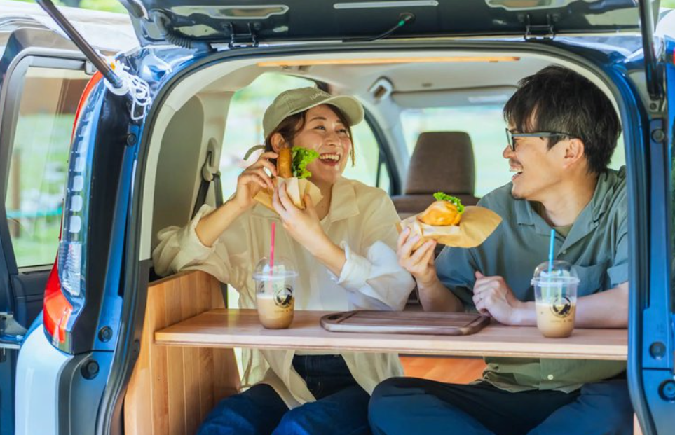 ▲日本知名品牌為Sienta量身打造露營升級套件！（圖／翻攝自TOYOTA）