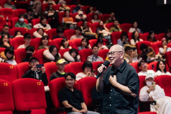 ▲「行者十步」夜宿場：蔡明亮及演員李康生、亞儂弘尚希。（圖／國家電影及視聽文化中心提供）