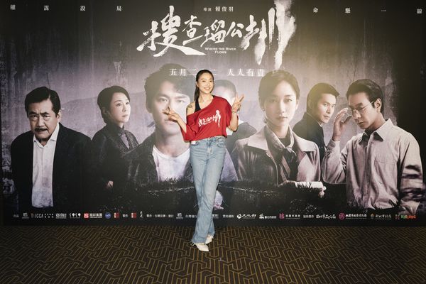 ▲《搜查瑠公圳》（左起）李雪、姚淳耀、潘儀君、梁修身、伯樂影業總經理林敬修、出品人代表邱瓈寬、導演賴俊羽、朱軒洋、朱栢康、王振復。（圖／伯樂影業）