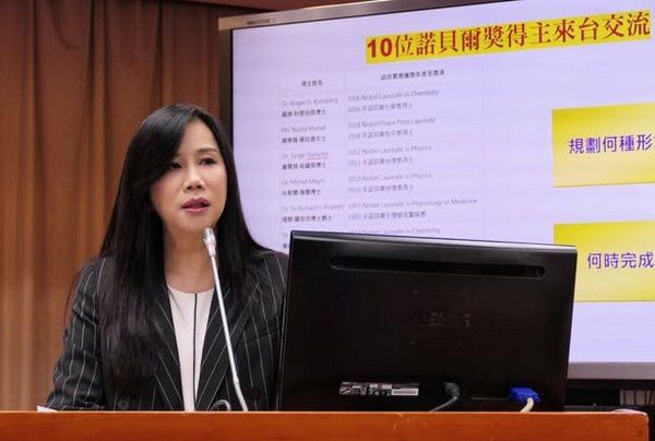 ▲罷團送二階連署，萬美玲籲投不同意罷免