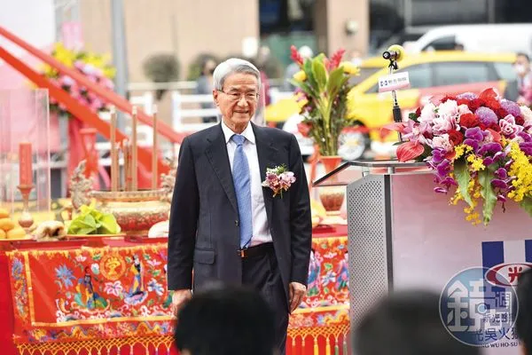 新光吳家老大、新光金創辦人吳東進（圖）認為，吳東昇是在他支持下才拿下新光三越董座。