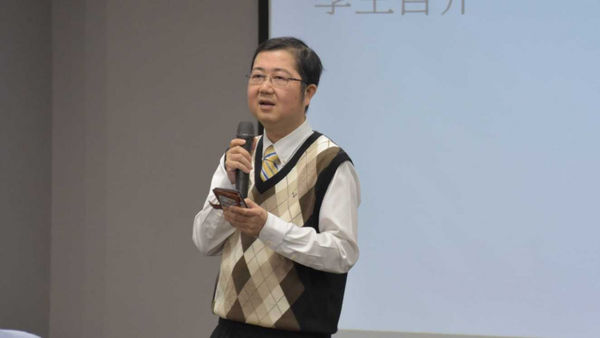 律師倫理在台灣的法學院並非必修課，律師考試內容又是選擇題，陽交大科技法學院院長陳鋕雄認為多數法律人未能掌握倫理分際。（圖／翻攝自國立陽明交通大學科技法律學院臉書）