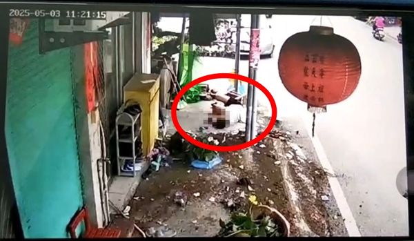 ▲屏東縣新埤鄉龍潭路段發生一起車禍。（圖／翻攝自記者爆料網，下同）