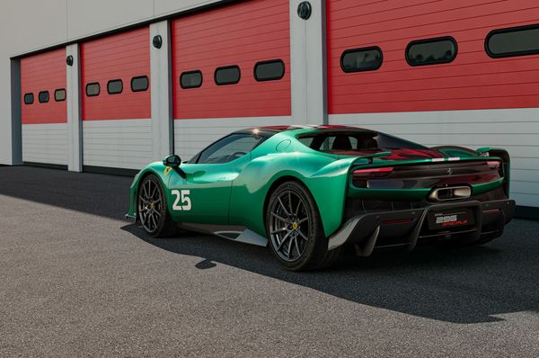 Ferrari全新推出特別版車型Ferrari 296 Speciale，新車採用中後置引擎配置，並搭載了可外接充電式混合動力系統。