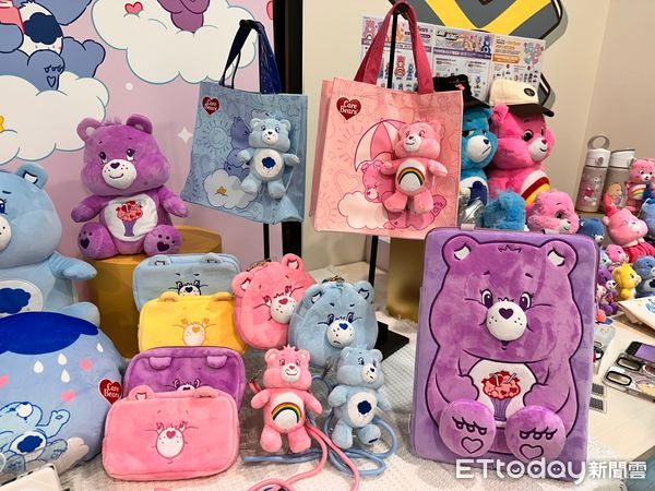 ▲▼7-ELEVEN 首度推出人氣爆棚「Care Bears彩虹熊」全店精品限時快閃購。（圖／記者林育綾攝）。