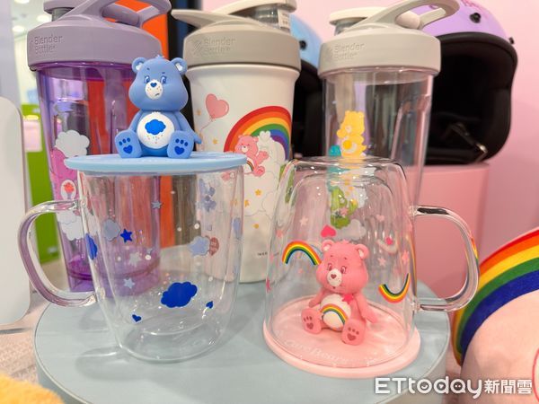 ▲▼7-ELEVEN 首度推出人氣爆棚「Care Bears彩虹熊」全店精品限時快閃購。（圖／記者林育綾攝）。