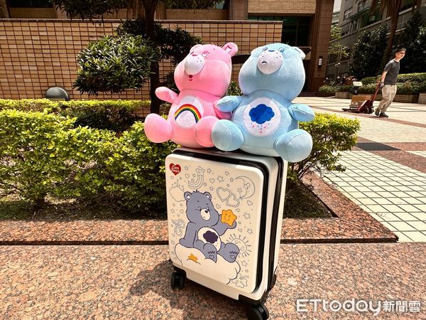 ▲▼7-ELEVEN 首度推出人氣爆棚「Care Bears彩虹熊」全店精品限時快閃購。（圖／記者林育綾攝）。