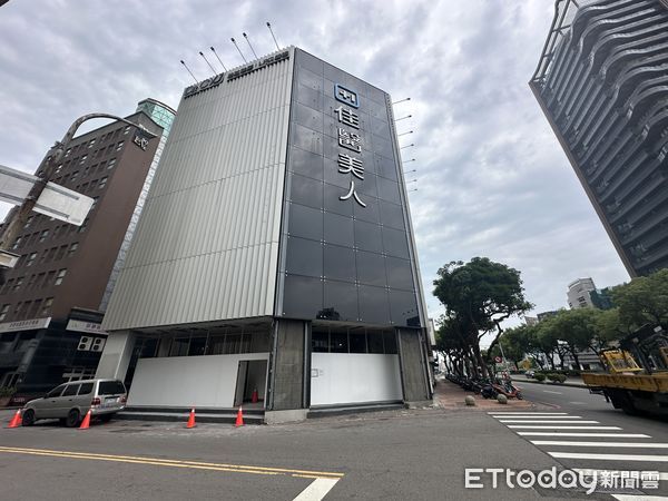 ▲▼ SOGO，佳醫美人,ＬＶ,GAP,台中西區            。（圖／記者陳筱惠攝）