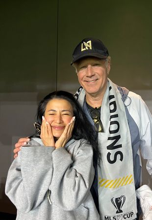 ▲李蒨蓉合照「好萊塢巨星」驚喜尖叫。（圖／翻攝自李蒨蓉臉書）