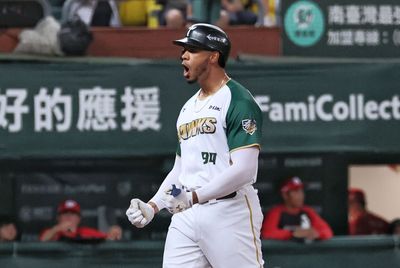 魔鷹再轟雙響！歸隊7戰炸6轟　林詩翔連14場無失分率雄鷹6比2斬龍