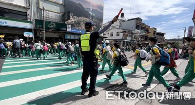 從馬路到反詐!新北警助明義國小師生 安全教育全程護航