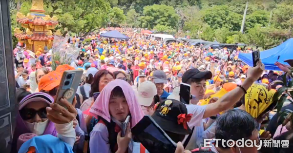 ▲▼             白沙屯媽祖進入南投縣名間鄉。（圖／記者高堂堯攝，下同）