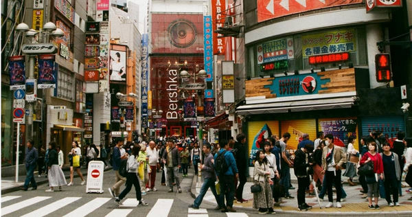 他跟老婆東京自助3天！同事帶老媽同行硬跟　人夫崩潰：確實毀了