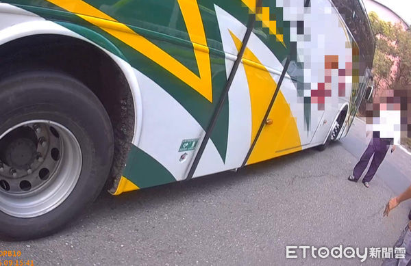 ▲南華大二女學生在校內挨撞，目前仍在手術搶救中。（圖／記者翁伊森翻攝，下同）