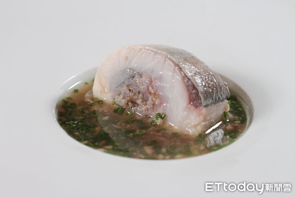 ▲蛋餅、飯糰、涼麵都是創作靈感　高雄米其林一星「HAILI」2周年套餐開放訂位 。（圖／記者黃士原攝）
