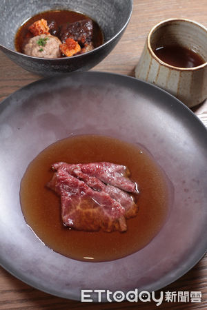 ▲蛋餅、飯糰、涼麵都是創作靈感　高雄米其林一星「HAILI」2周年套餐開放訂位 。（圖／記者黃士原攝）