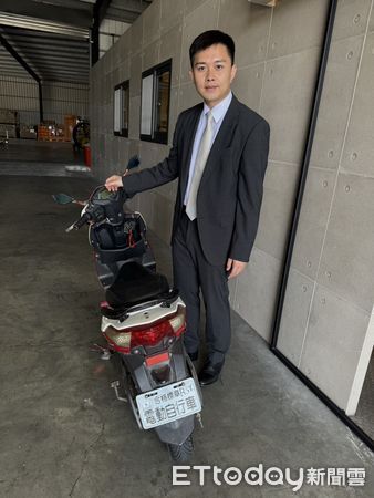 ▲台南市議員蔡宗豪質詢市政會議，要求針對微電車違規亂象提出制度性配套，強化執法與宣導作為。（記者林東良翻攝，下同）