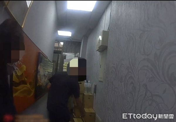 ▲▼飯糰店女房東又鬧事！趁公休闖店面「檢查電壓」　雙方再爆衝突。（圖／記者賴文萱翻攝）