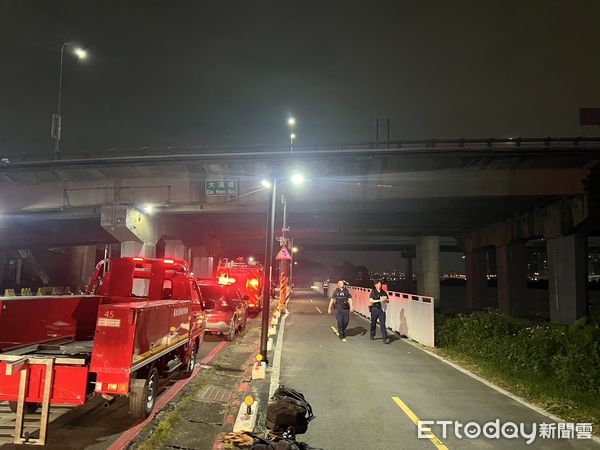▲▼快訊／新北1女子橋上「留下粉色外套」墜河　失去生命徵象急救中。（圖／記者陳以昇翻攝）