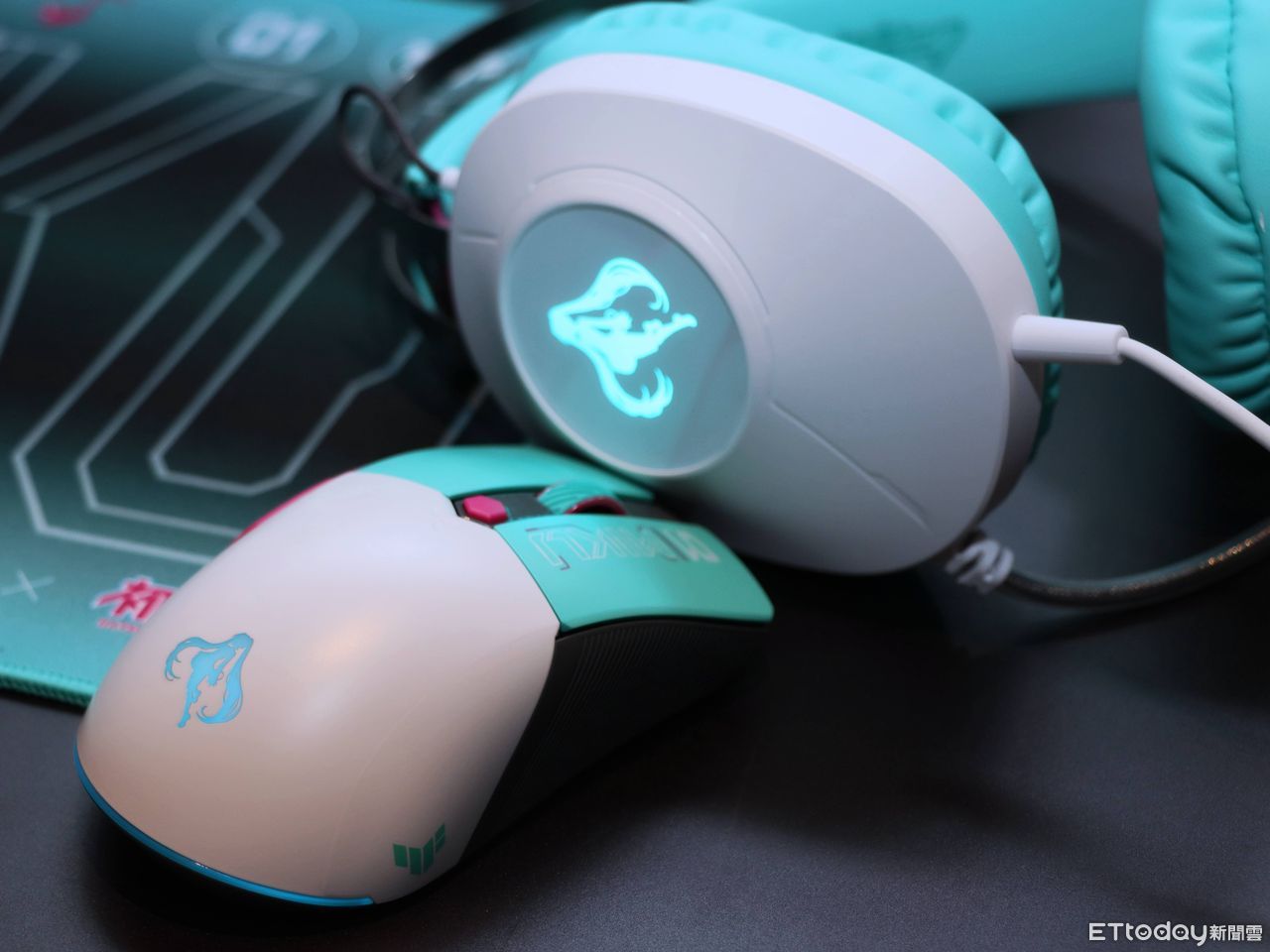 ▲▼     ROG,新品,初音未來,Azoth X        。（圖／記者蘇晟彥攝）