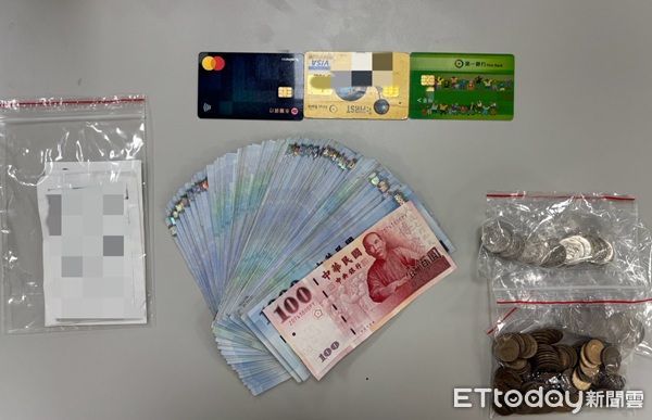 ▲起出依託咪酯菸彈、金融卡數張、手機、及贓款約新臺幣10萬元。（圖／中壢警分局提供）