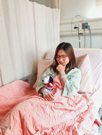 林芯儀因聲道閉合不全加上胃食道逆流，嚴重灼傷聲道口。（解碼音樂提供）