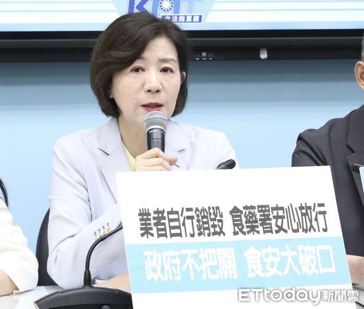 ▲▼國民黨團召開 萊豬大軍攻台 賴政府全面棄守 記者會 王育敏 洪孟楷 張嘉郡 丁學忠及雲林縣養豬協會副理事長蔡德福 出席。（圖／記者屠惠剛攝）