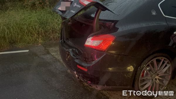 ▲▼金門昨日發生轎車追撞瑪莎拉蒂事故！。（圖／記者林名揚翻攝）
