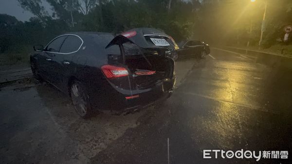 ▲▼金門昨日發生轎車追撞瑪莎拉蒂事故！。（圖／記者林名揚翻攝）