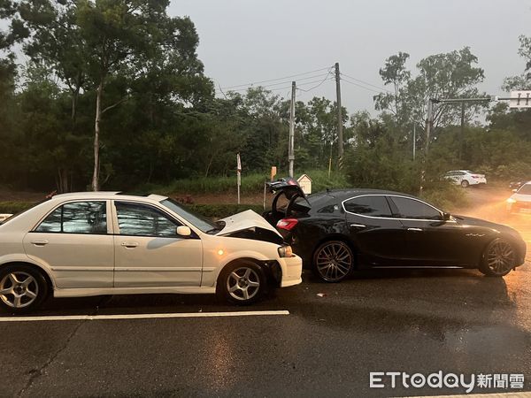 ▲▼金門昨日發生轎車追撞瑪莎拉蒂事故！。（圖／記者林名揚翻攝）