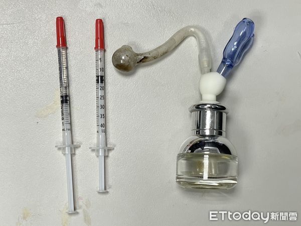 ▲▼2名毒蟲躲商旅叫飲料外送，豈料開門驚見「怎麼是警察？」（圖／民眾提供，下同）